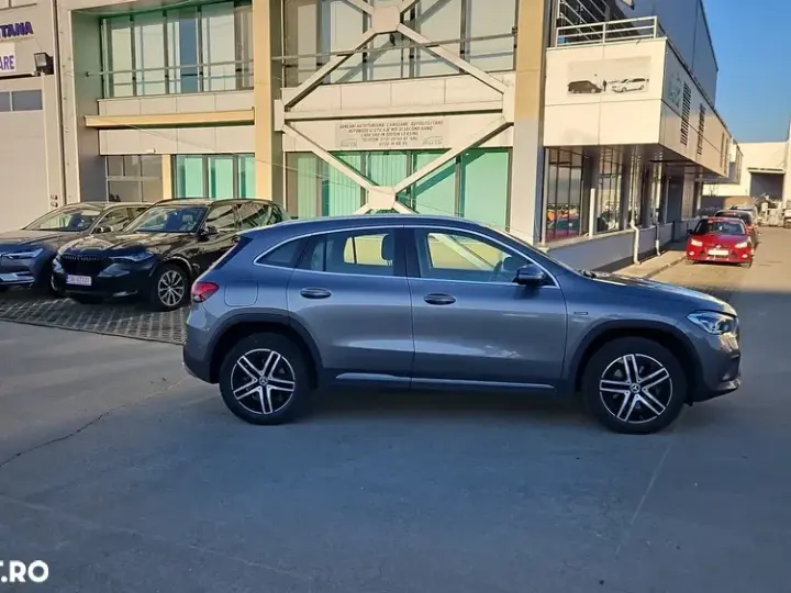 Mercedes-Benz GLA 250 e 8G-DCT Style
