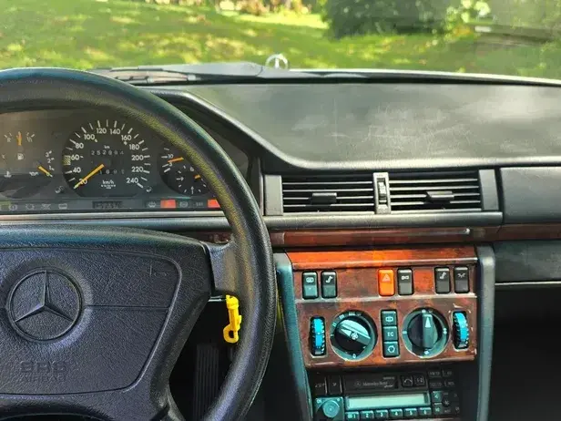 Mercedes-Benz CLE 300
