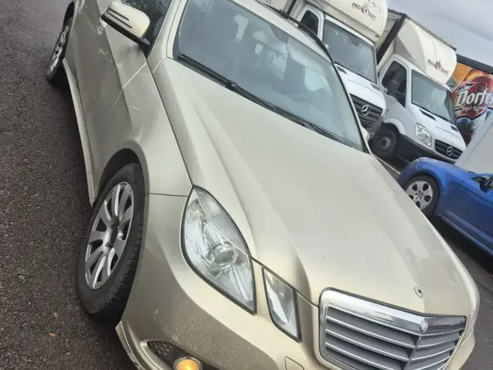 Mercedes-Benz E W212 200 CDI DPF BlueEFFICIENCY Automatik