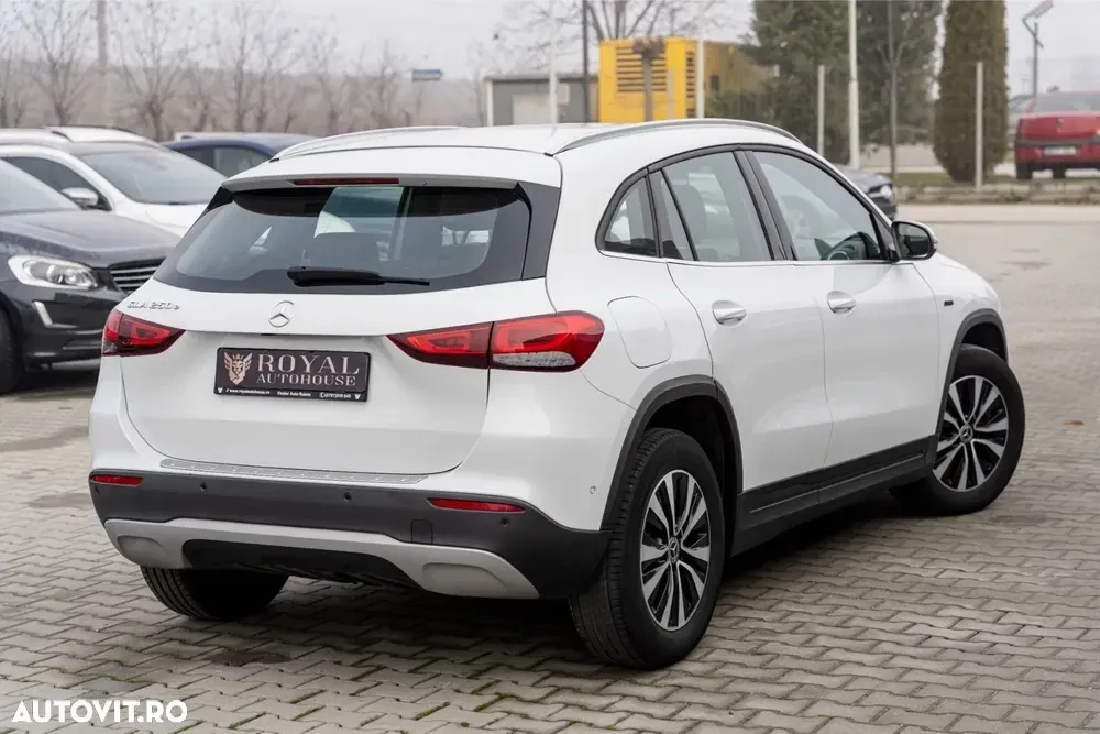 Mercedes-Benz GLA H247 250 e 8G-DCT Style — imagine 4