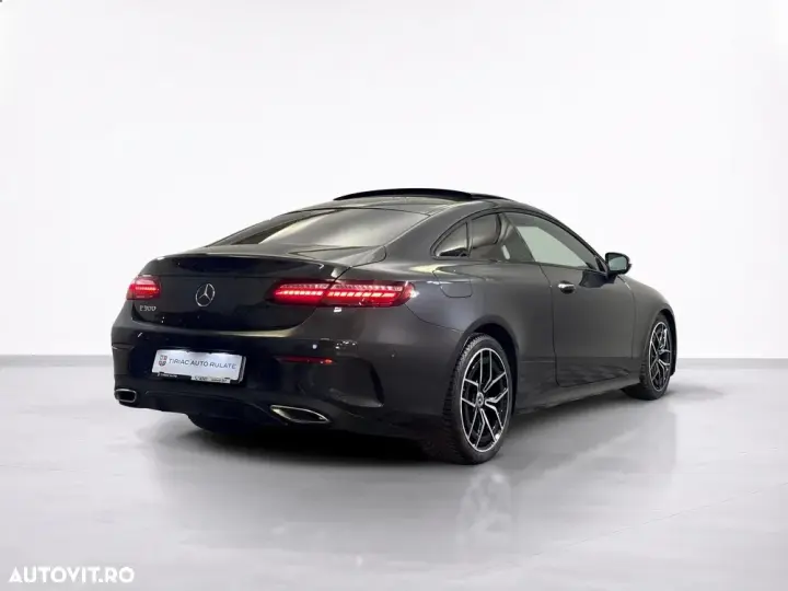 Mercedes-Benz E 300 9G-TRONIC AMG Line