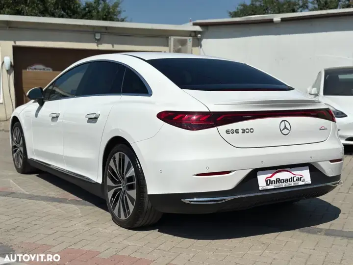 Mercedes-Benz EQE 300 Edition Electric Art
