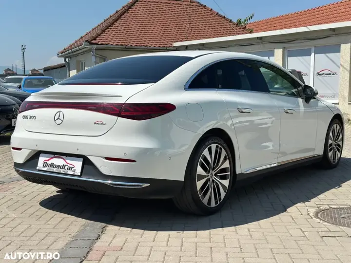 Mercedes-Benz EQE 300 Edition Electric Art