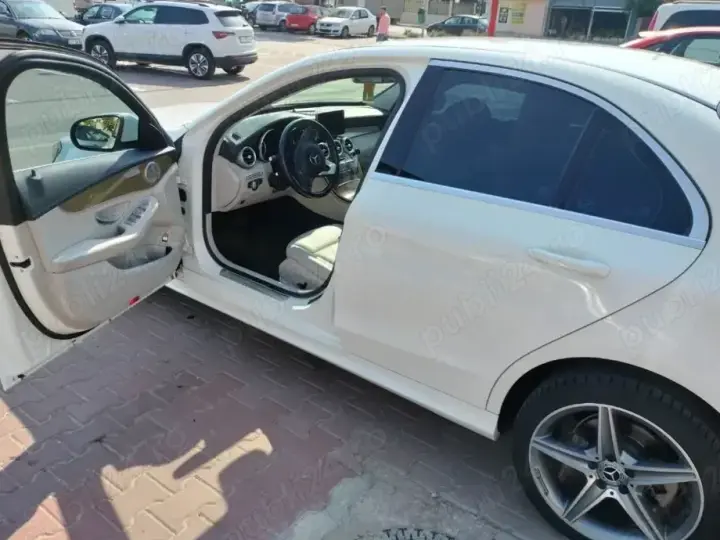Mercedes-Benz C 220 d 4Matic 9G-TRONIC AMG Line