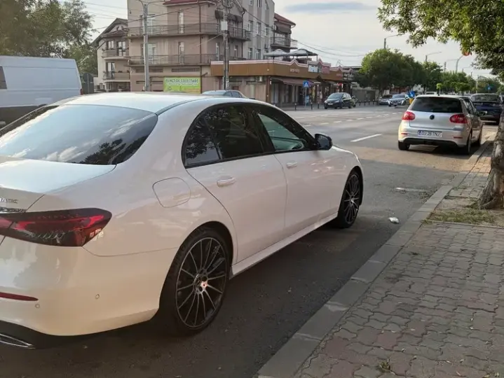 Mercedes-Benz E W213 220 d 4MATIC Aut.