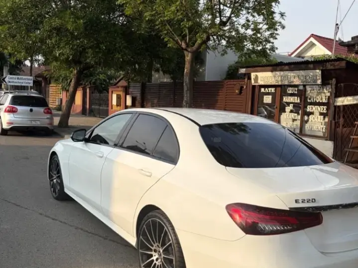 Mercedes-Benz E W213 220 d 4MATIC Aut.