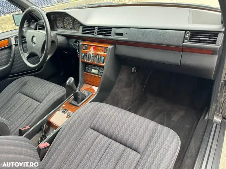 Mercedes-Benz W124