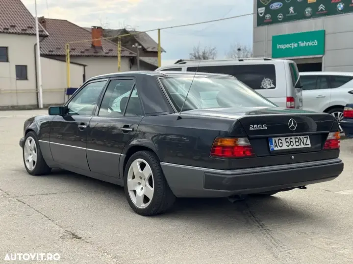 Mercedes-Benz W124