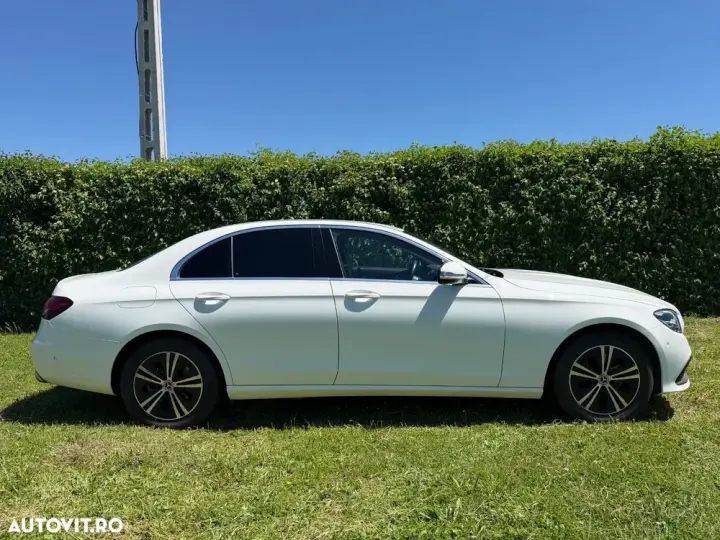 Mercedes-Benz E W213 200 4MATIC 9G-TRONIC Avantgarde