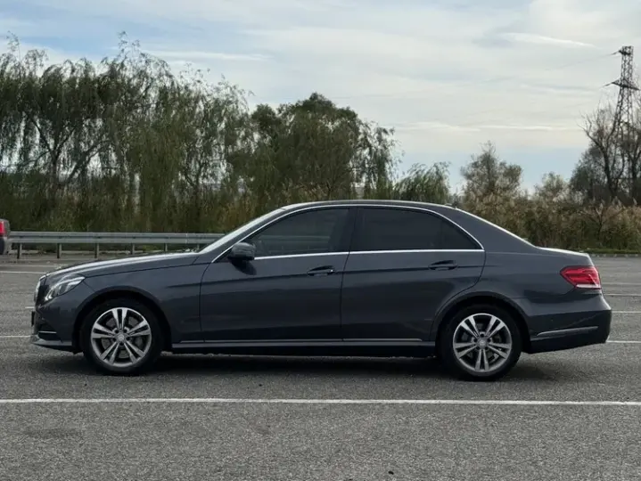 Mercedes-Benz E W212 400 4MATIC 7G-TRONIC