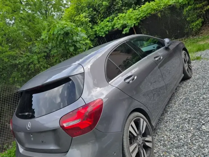 Mercedes-Benz A 180