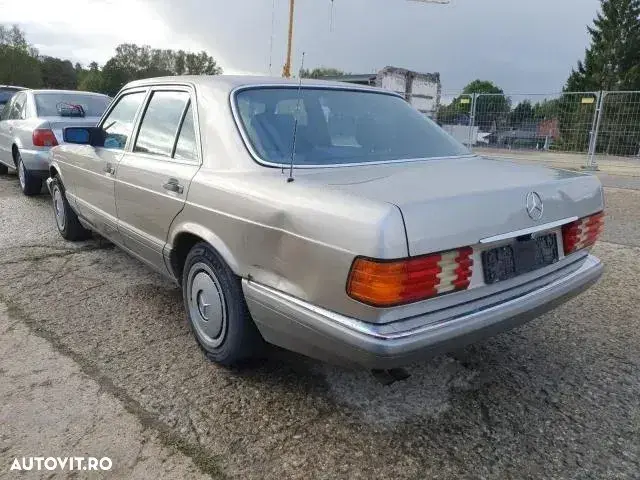 Mercedes-Benz W126