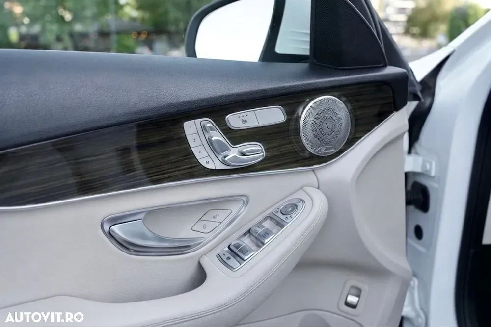 Mercedes-Benz C W205 300 MHEV — imagine 4