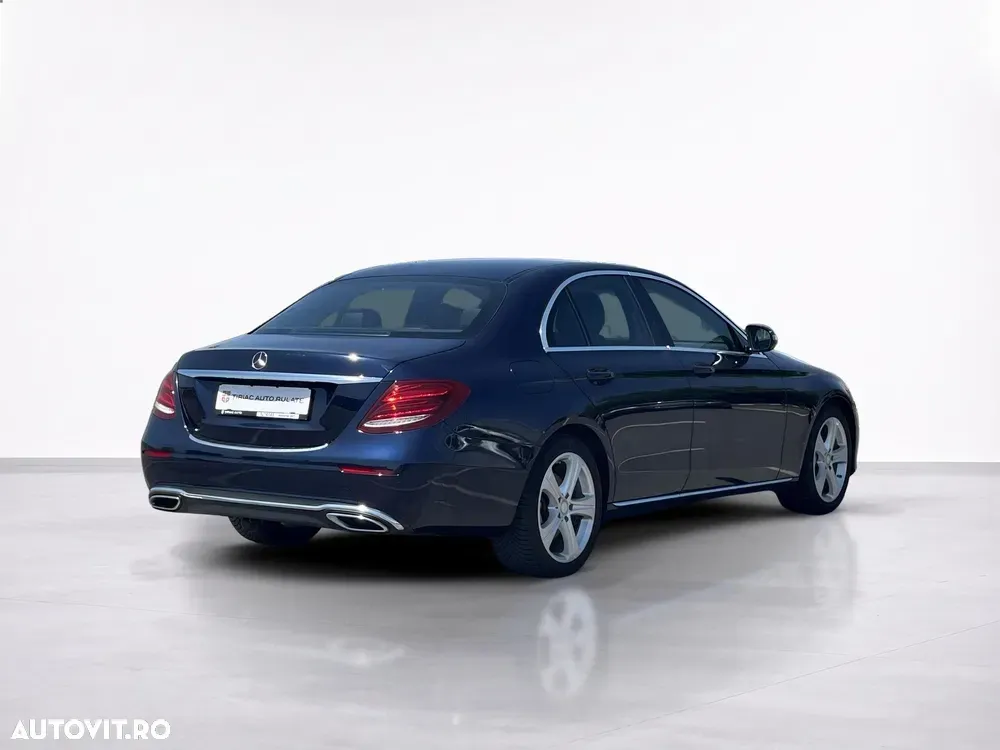Mercedes-Benz E — imagine 5
