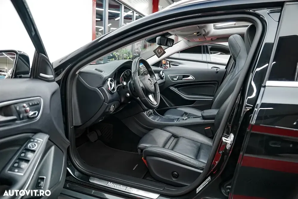 Mercedes-Benz GLA 220 d 4MATIC 7G-DCT — imagine 4