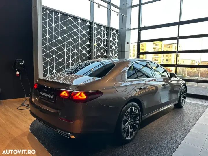 Mercedes-Benz E W214 300 4MATIC PHEV