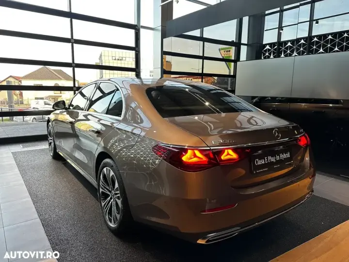 Mercedes-Benz E W214 300 4MATIC PHEV