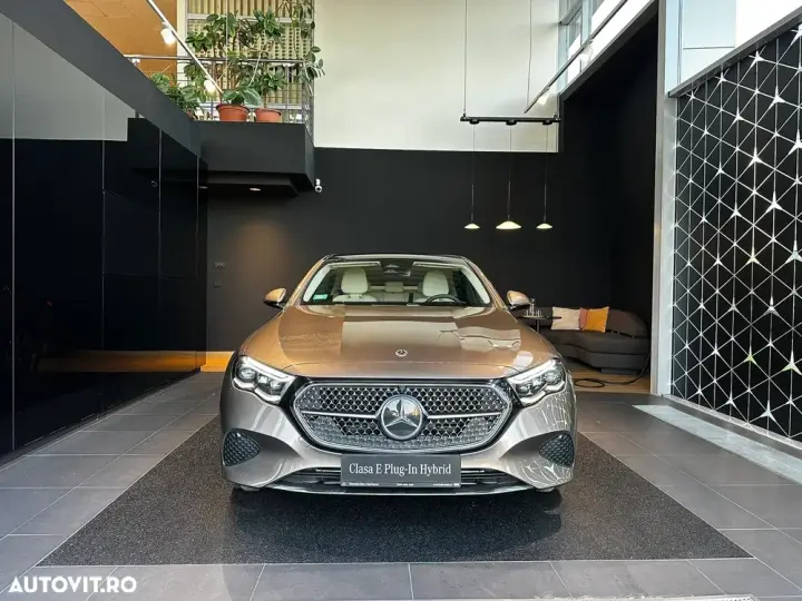 Mercedes-Benz E W214 300 4MATIC PHEV