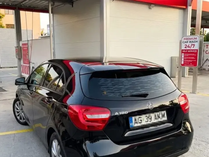Mercedes-Benz A 180 W176