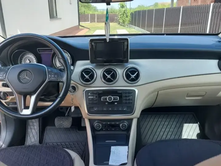 Mercedes-Benz GLA X156