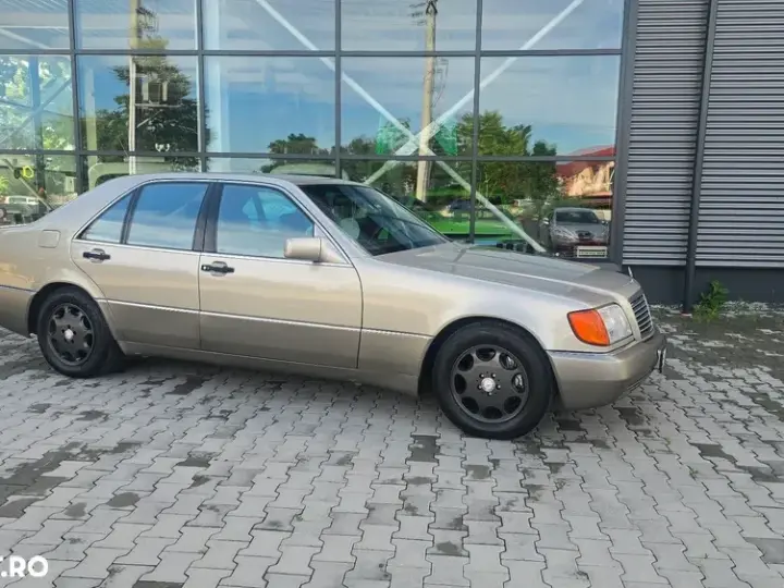 Mercedes-Benz S W140