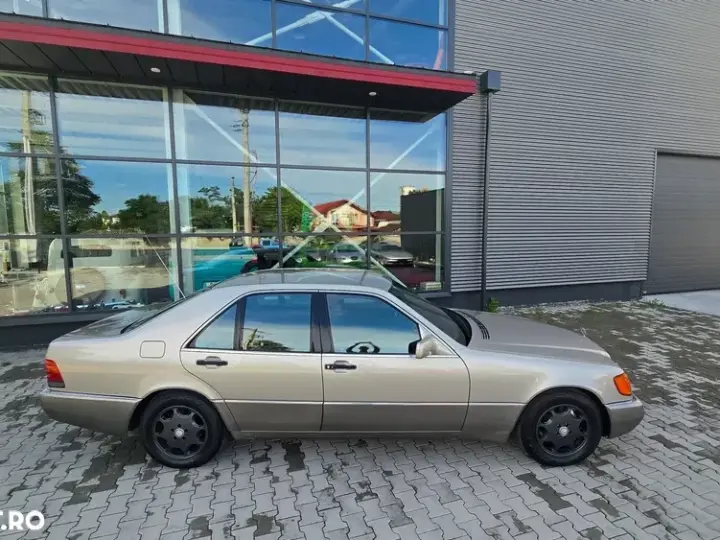 Mercedes-Benz S W140