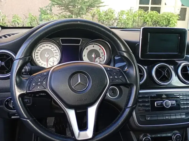Mercedes-Benz CLA 180 C117