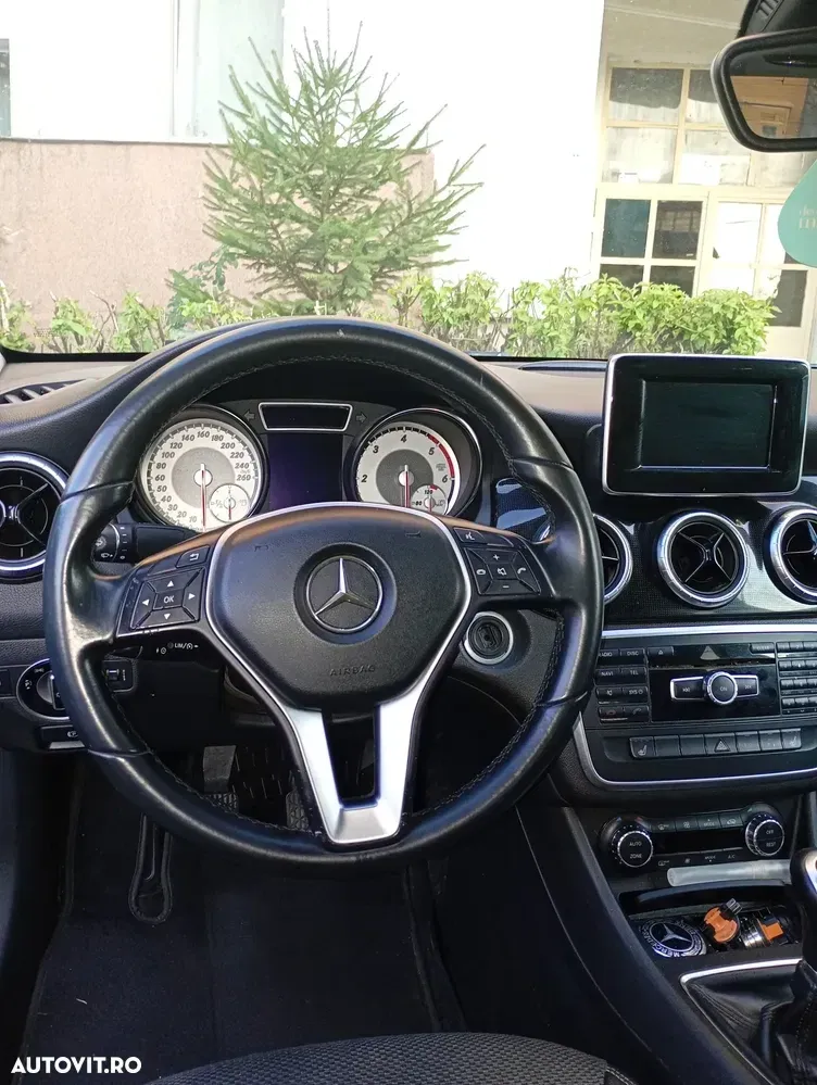 Mercedes-Benz CLA 180 C117 — imagine 6