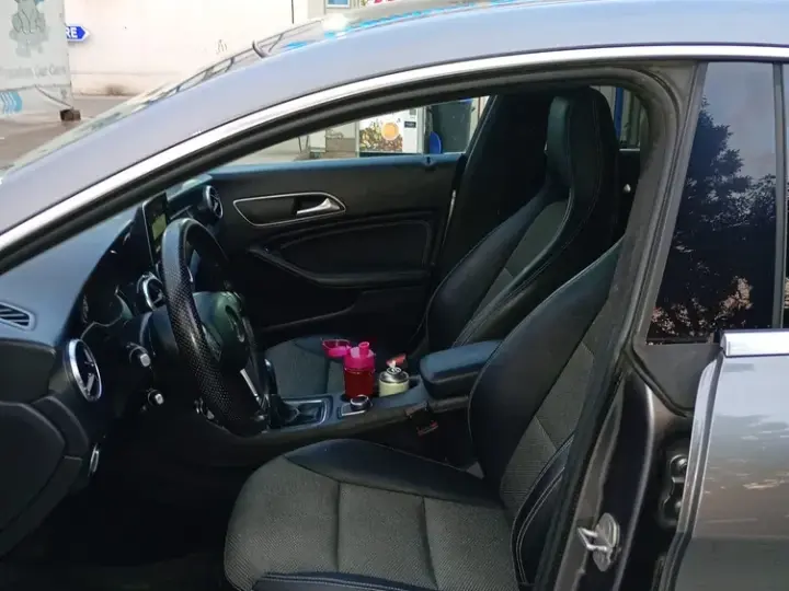 Mercedes-Benz CLA 180 C117
