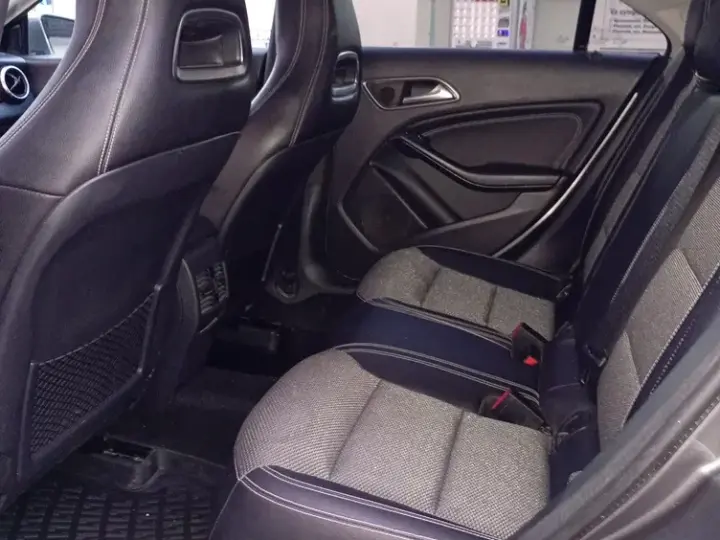 Mercedes-Benz CLA 180 C117