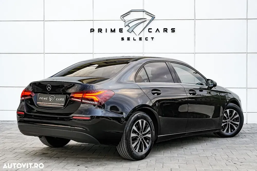 Mercedes-Benz A 180 Sedan 7G-DCT Style — imagine 3
