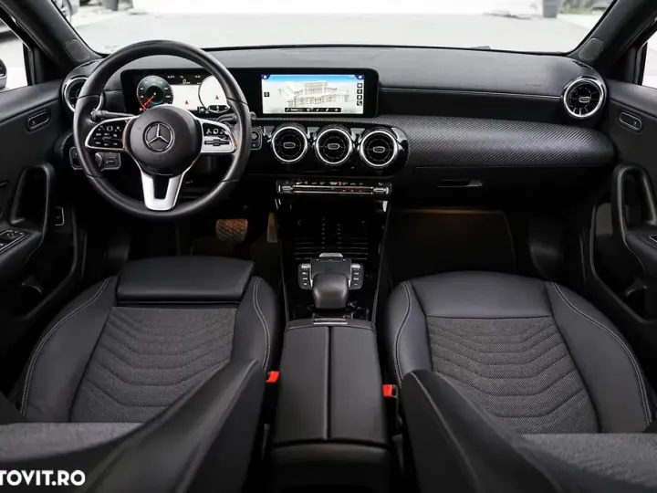 Mercedes-Benz A 180 Sedan 7G-DCT Style