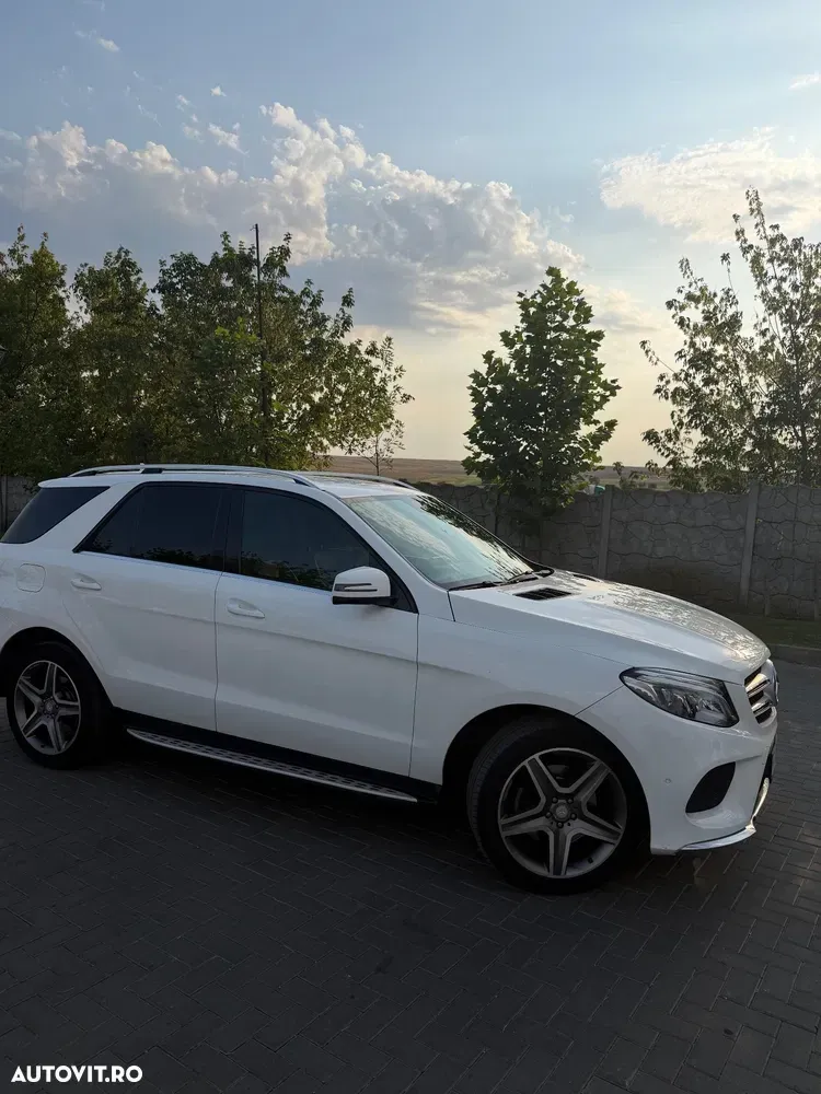 Mercedes-Benz GLE 350 d 4MATIC — imagine 2