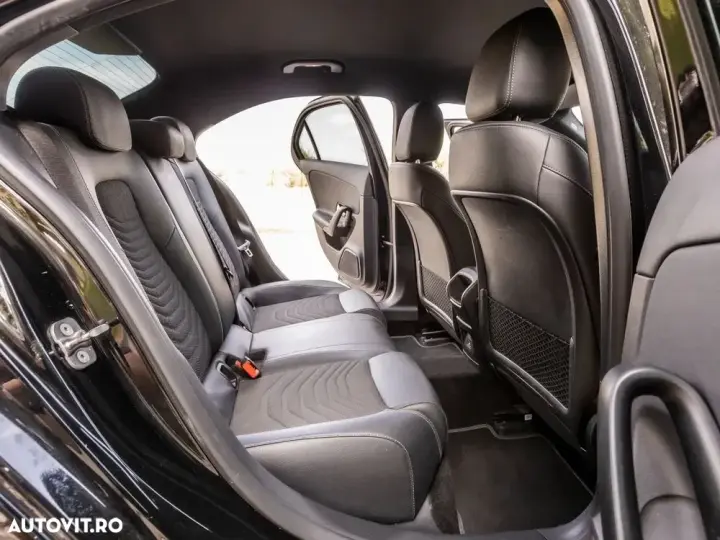 Mercedes-Benz A 180 W177/V177 Sedan MHEV 7G-DCT