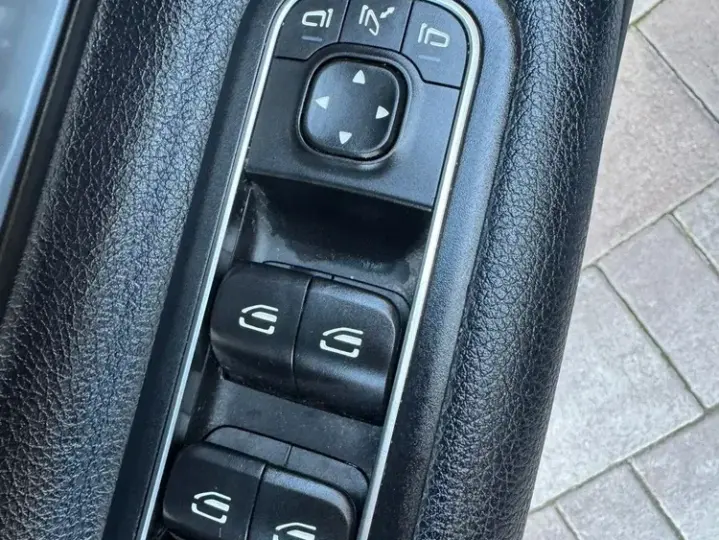 Mercedes-Benz CLA 180 C118 d 8G-DCT