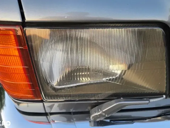 Mercedes-Benz W126 560 SEC