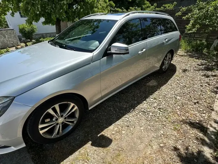 Mercedes-Benz E 220 BlueTEC 9G-TRONIC