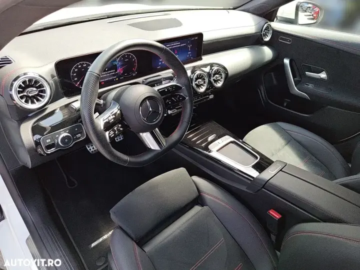 Mercedes-Benz CLA 180 7G-DCT AMG Line Advanced Plus