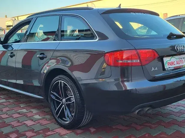 Audi A4 Avant B8 2.0 TDI DPF quattro Ambition