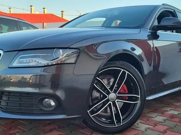 Audi A4 Avant B8 2.0 TDI DPF quattro Ambition