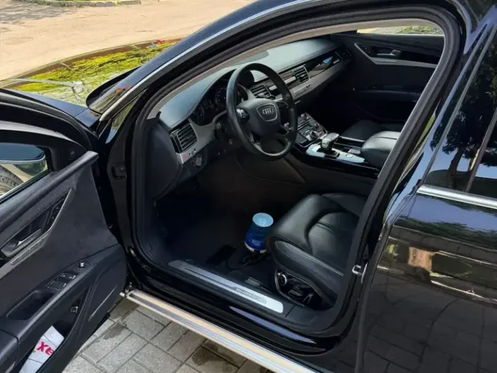 Audi A8 D4