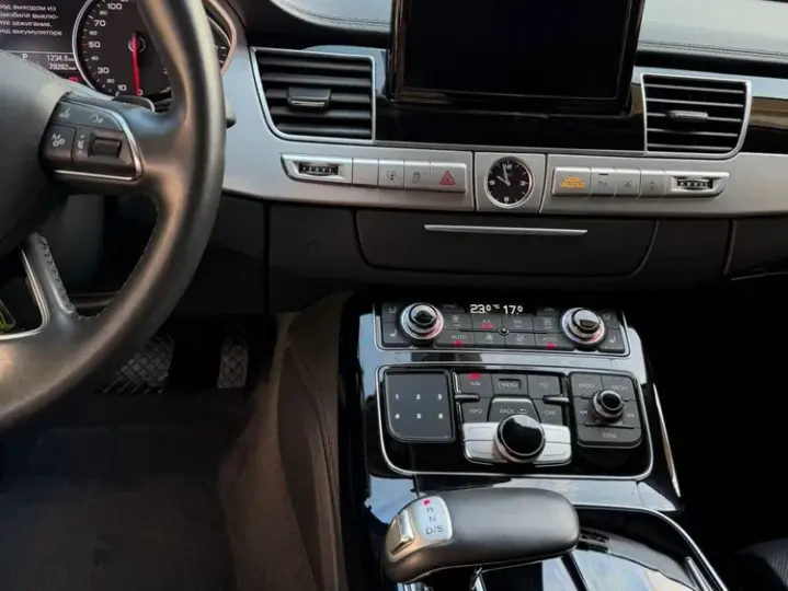 Audi A8 D4