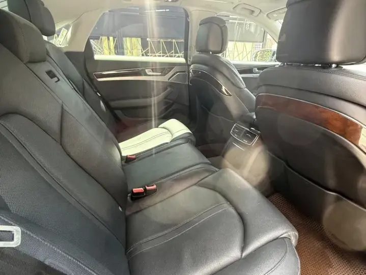 Audi A8 D4