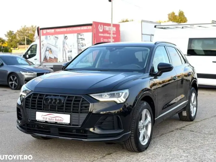Audi Q3 F3