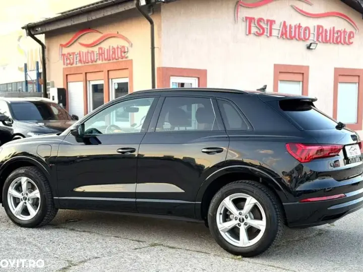 Audi Q3 F3