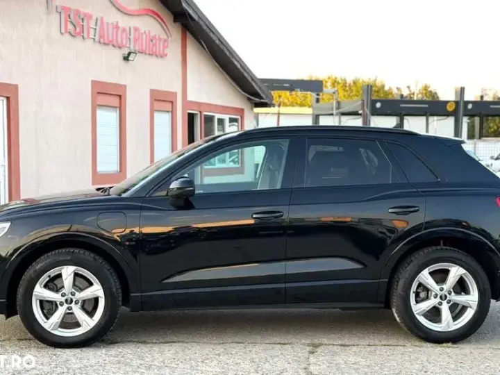 Audi Q3 F3