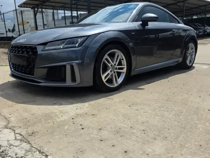 Audi TT 8S 2.0 TFSI S tronic