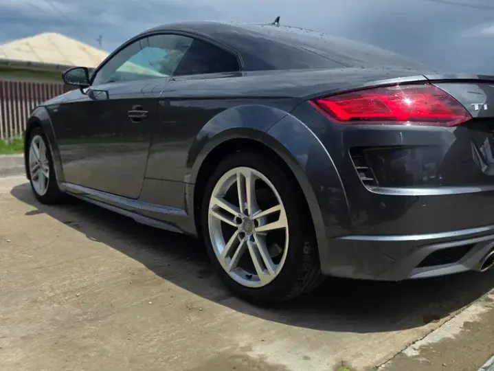 Audi TT 8S 2.0 TFSI S tronic