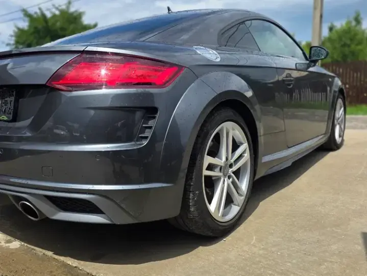 Audi TT 8S 2.0 TFSI S tronic