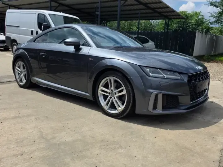 Audi TT 8S 2.0 TFSI S tronic